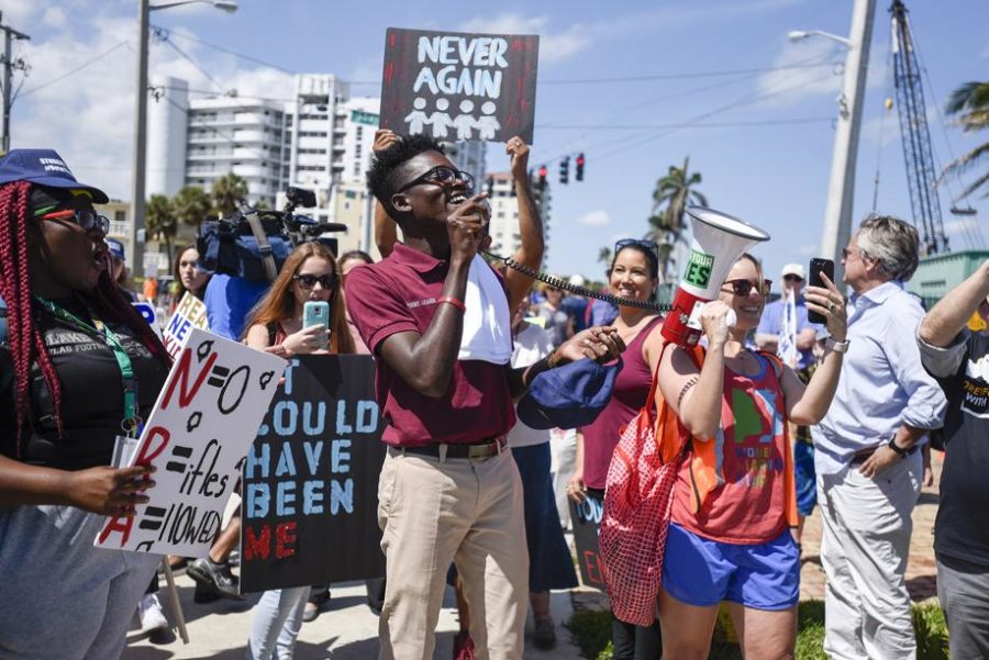 Thousands attend March for Our Lives march from Dreher Park to Flagler Drive Saturday March 24, 2018 in West Palm Beach. 