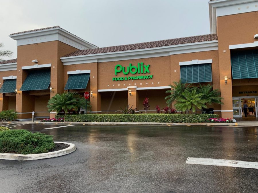 Tequesta Publix with a nearly empty parking lot on April 10. 